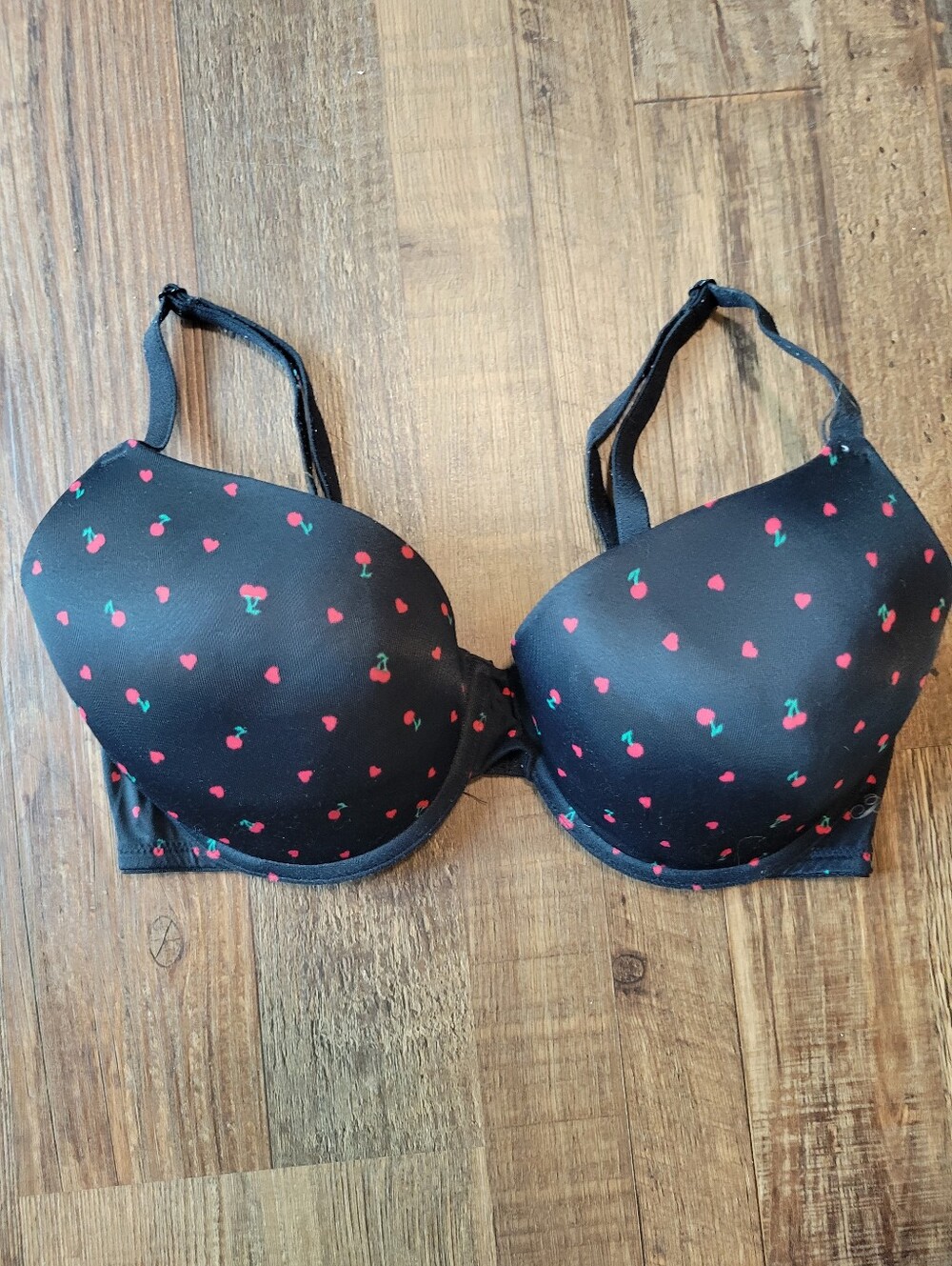 PINK Victoria's Secret Black Red Cherry Heart Print Wear Everywhere Tshirt Bra